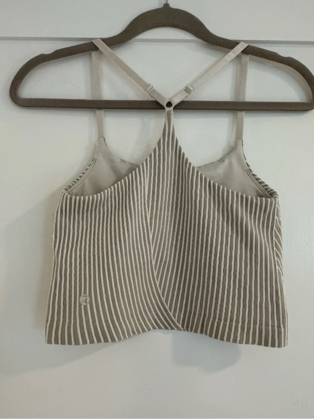 Lululemon Strappy Seamless Yoga Shelf Tank Top in Bone/Raw Linen | Size 4 - Picture 5 of 7